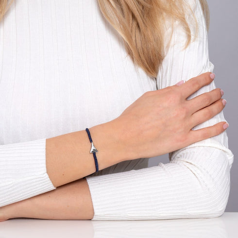 Bracelet en macramé bleu marine à dents de requin par Lauren Howe | Argent sterling .925 | Cristal